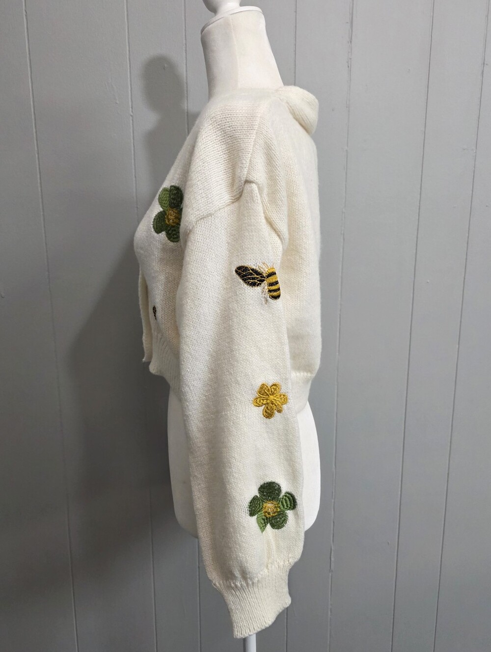 ROMWE White & Cream Bee And Flower Cardigan Size M - Picture 4 of 9